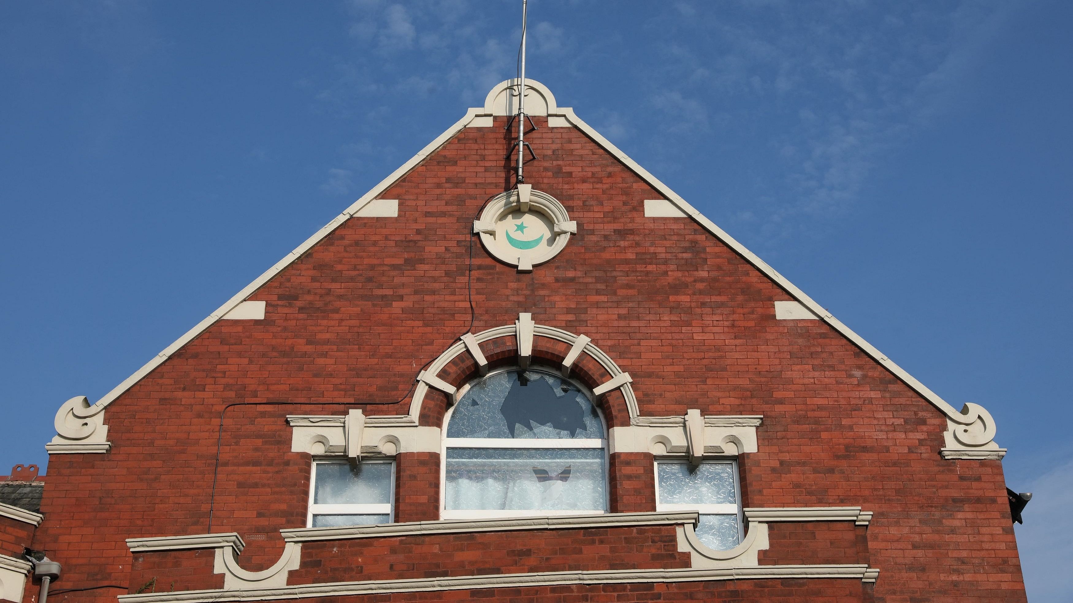 <div class="paragraphs"><p>Cracked windows of the Southport Islamic Society Mosque on Sussex road are pictured, after violent protest following a vigil for victims of the knife attack in Southport</p></div>